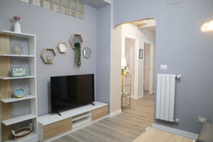 saras-home-apartment-rome-living